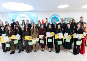 Awards were presented to the 28 best students of the Faculty of Economics